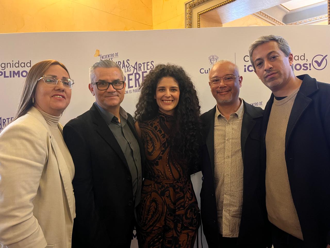 Nuestro director de la Banda de Marcha recibe reconocimiento nacional por su liderazgo en el sectorIUSH