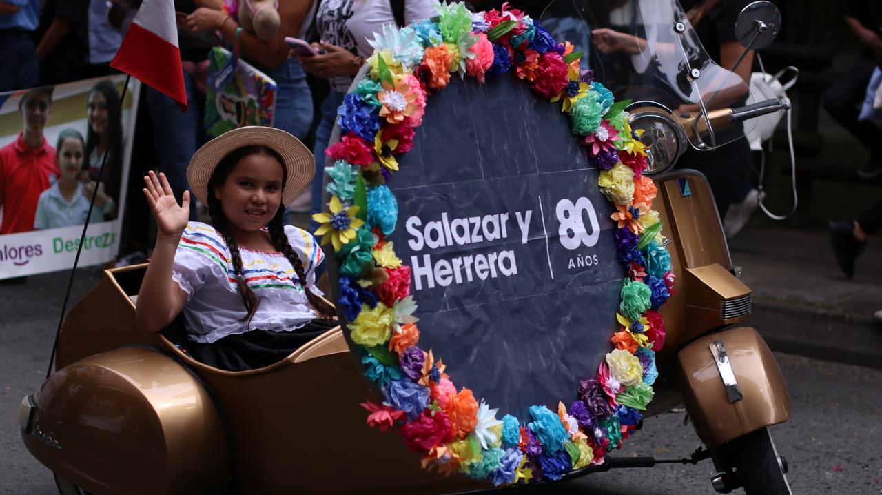 Niñez, tradición y orgullo Salazarista: el Liceo participó en el Desfile de Silleteritos de La Floresta IUSH