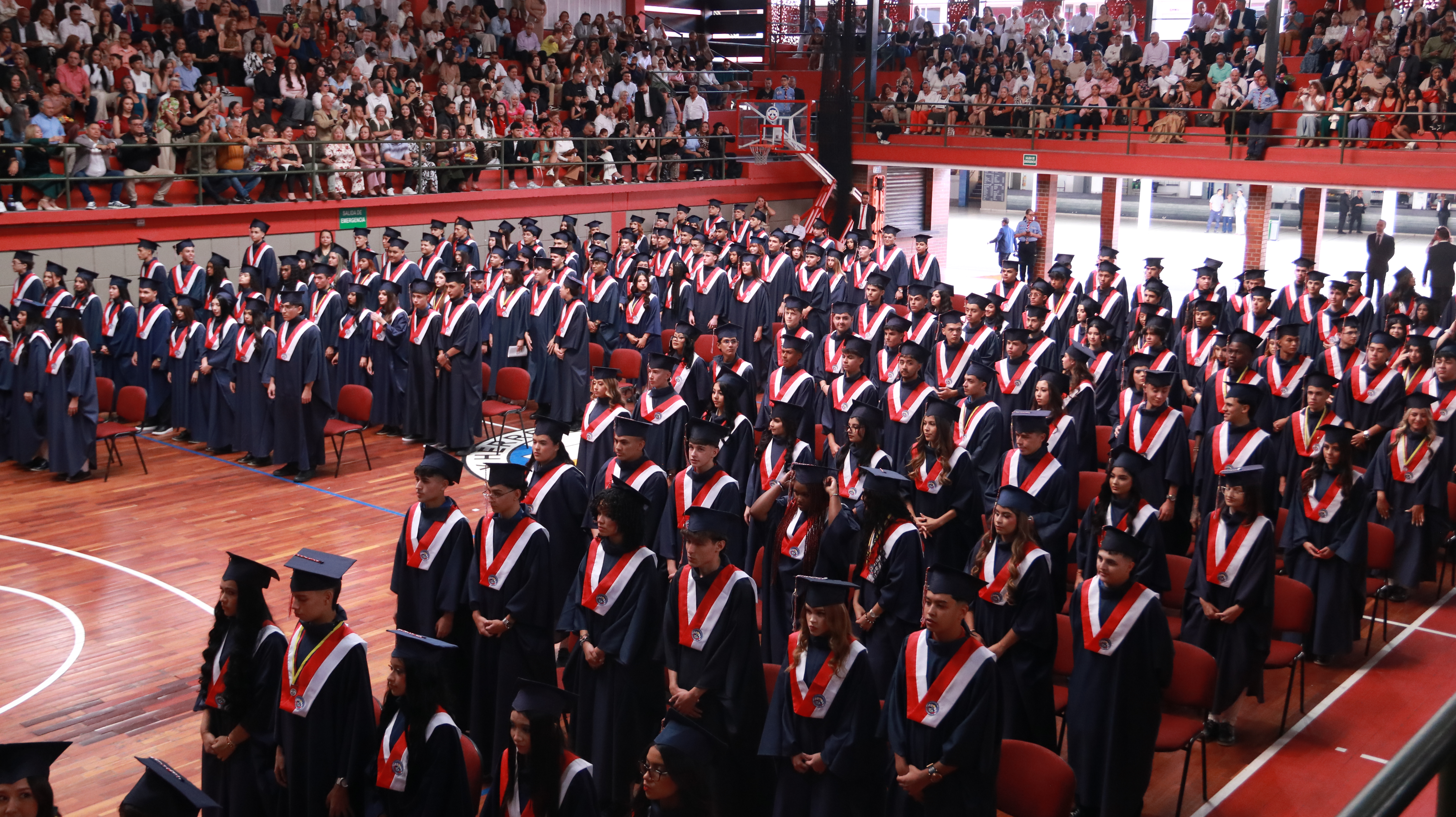 ¡El Liceo Salazar y Herrera celebra con orgullo la Graduación de la Generación 69!IUSH